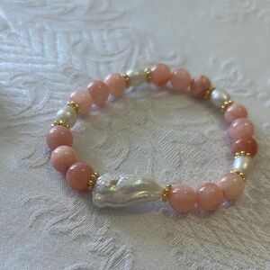 Elegant Pink and Pearl Beaded Bracelet